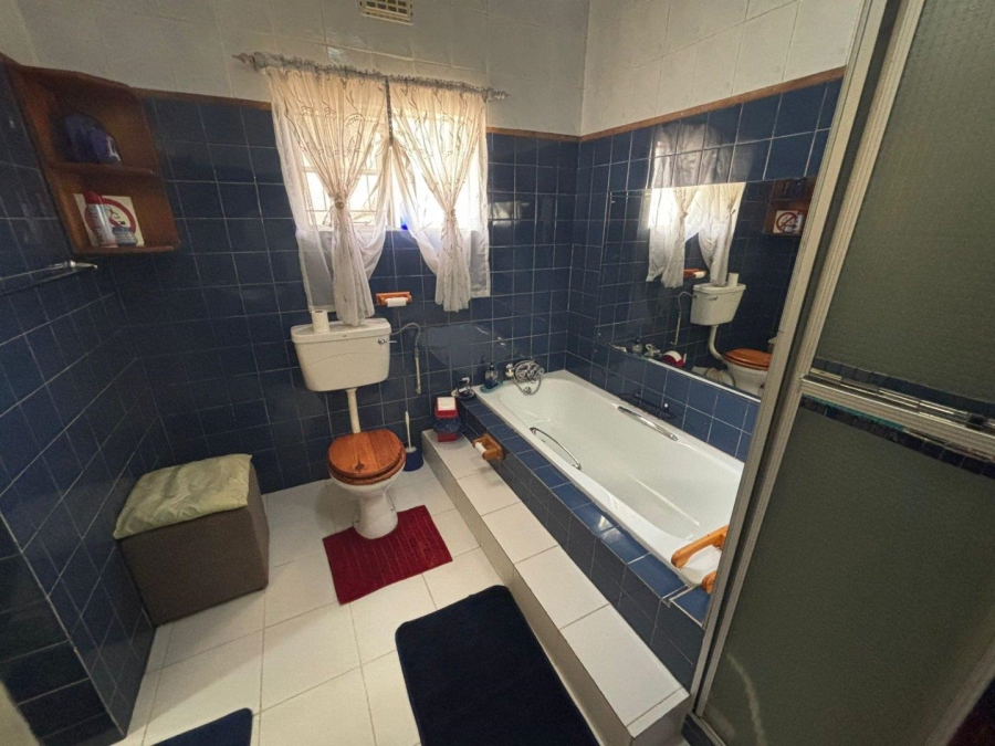 5 Bedroom Property for Sale in Parys Free State